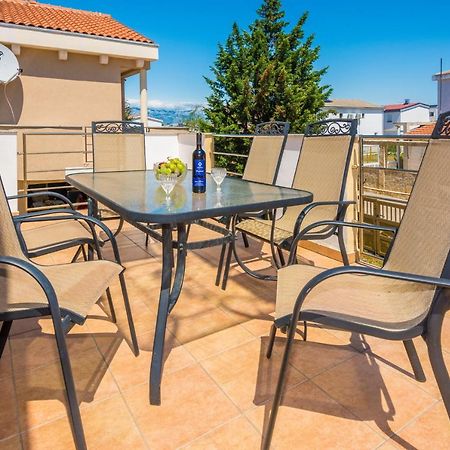 Paula Apartments Vir Εξωτερικό φωτογραφία