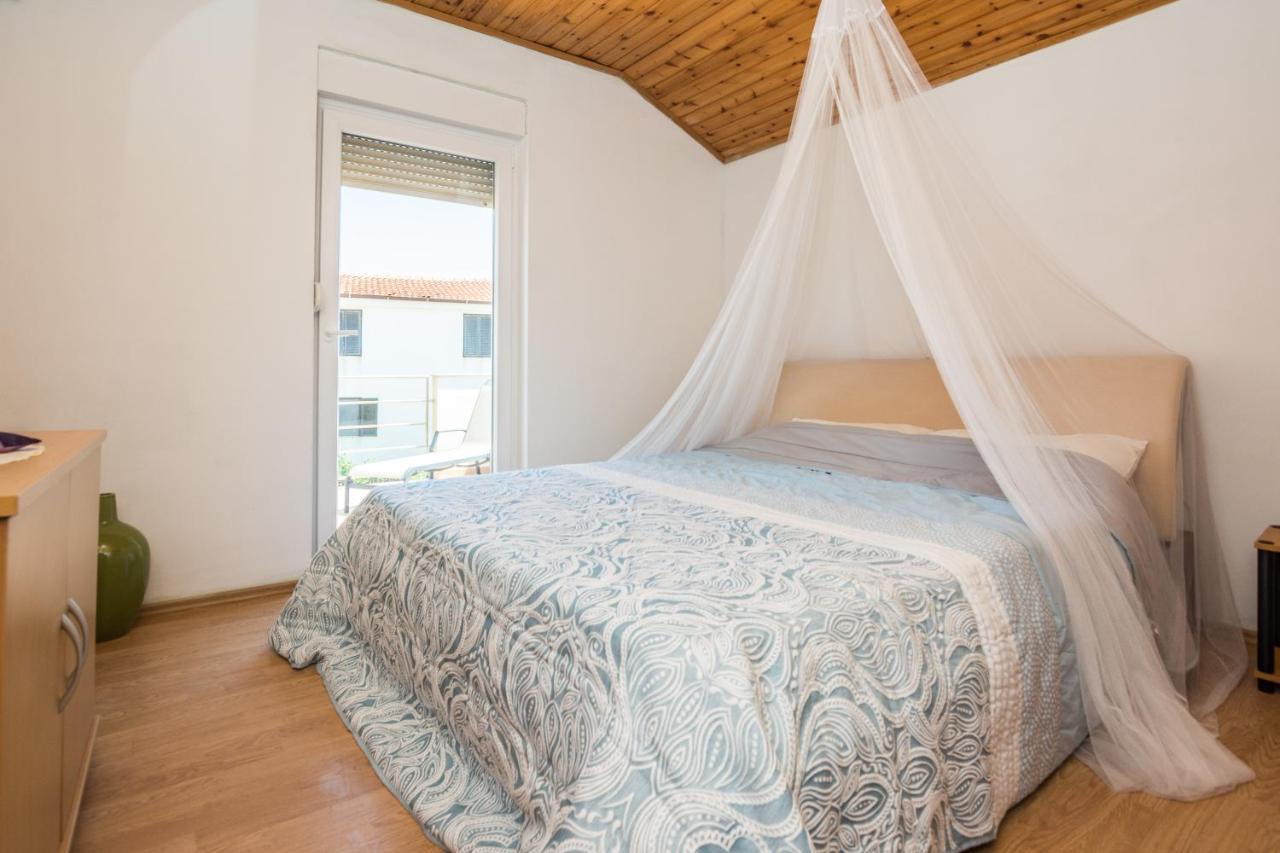 Paula Apartments Vir Εξωτερικό φωτογραφία
