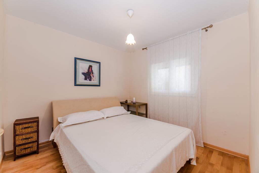 Paula Apartments Vir Εξωτερικό φωτογραφία
