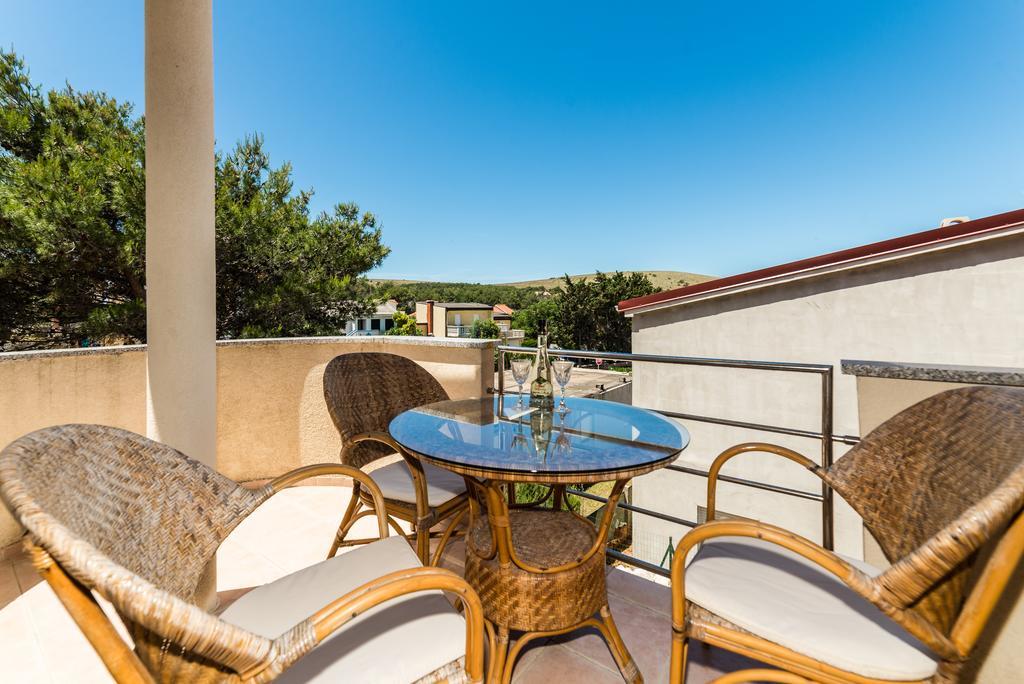 Paula Apartments Vir Εξωτερικό φωτογραφία