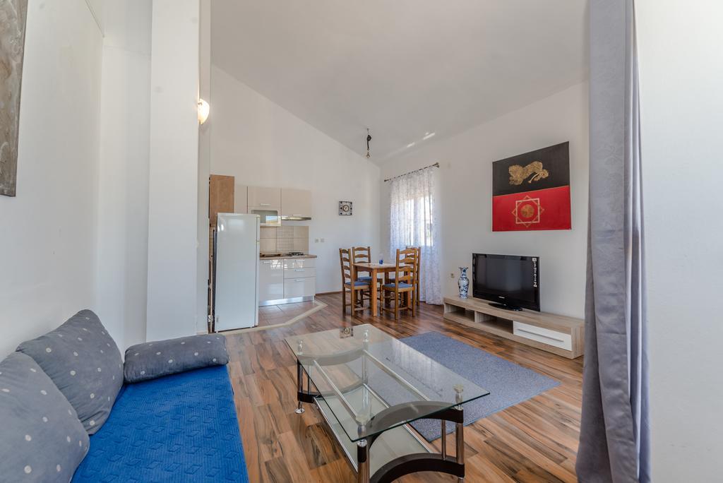Paula Apartments Vir Εξωτερικό φωτογραφία