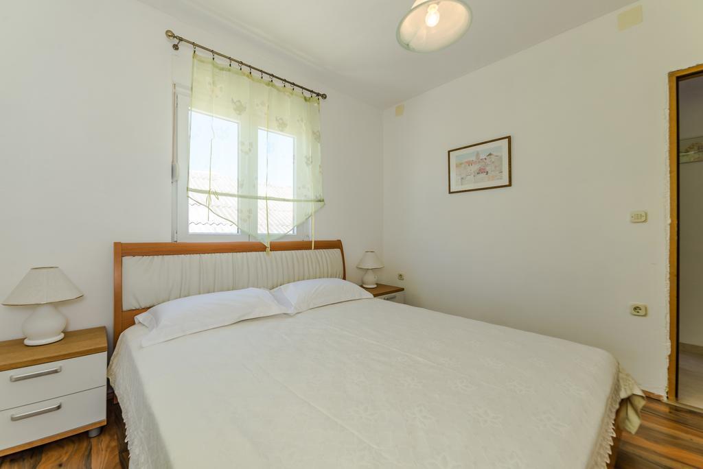 Paula Apartments Vir Εξωτερικό φωτογραφία
