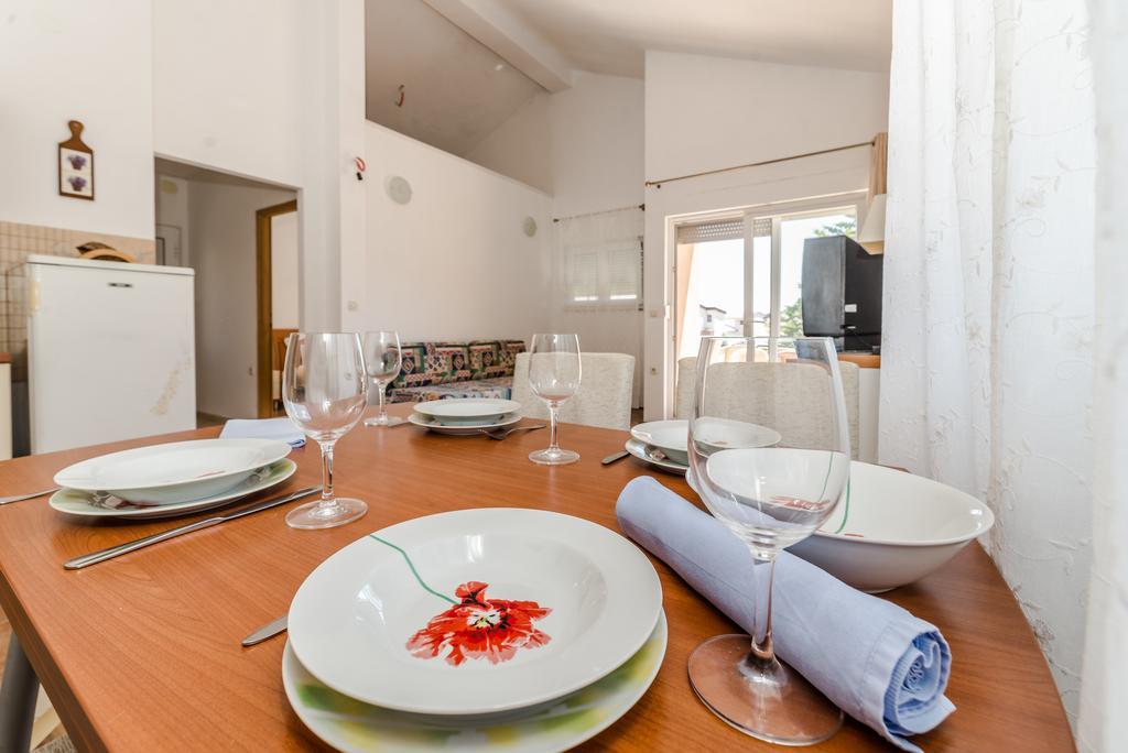 Paula Apartments Vir Εξωτερικό φωτογραφία