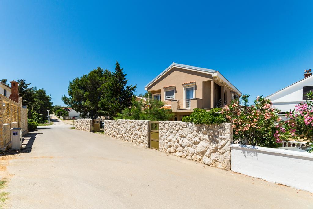 Paula Apartments Vir Εξωτερικό φωτογραφία