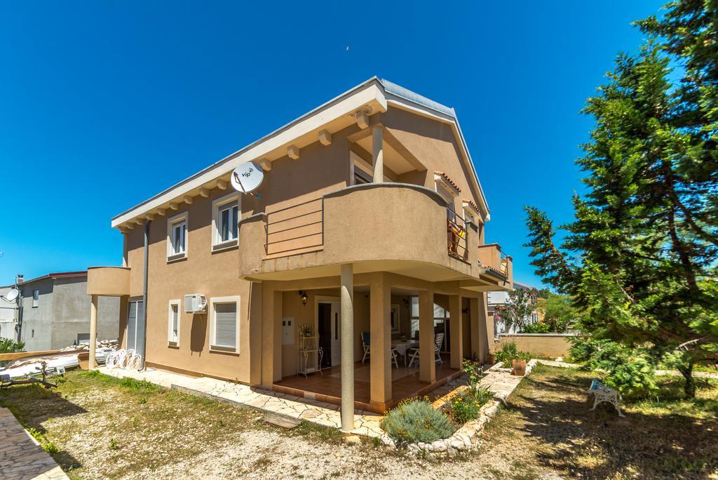 Paula Apartments Vir Εξωτερικό φωτογραφία