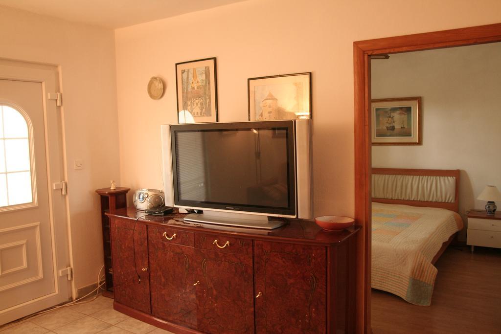 Paula Apartments Vir Εξωτερικό φωτογραφία