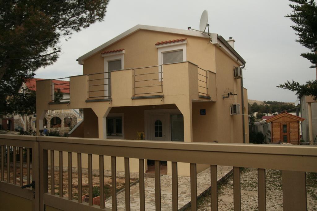 Paula Apartments Vir Εξωτερικό φωτογραφία